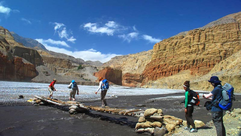 UPPER MUSTANG TREK