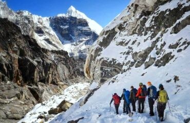 EVEREST 3 PASSES TREK WITH ISLAND PEAK CLIMB